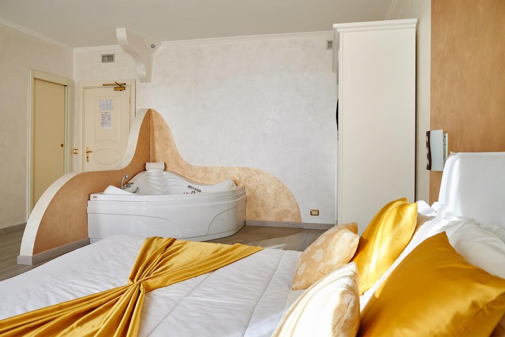 Hotel Villa Delle Ortensie Sant'Omobono Terme Luaran gambar