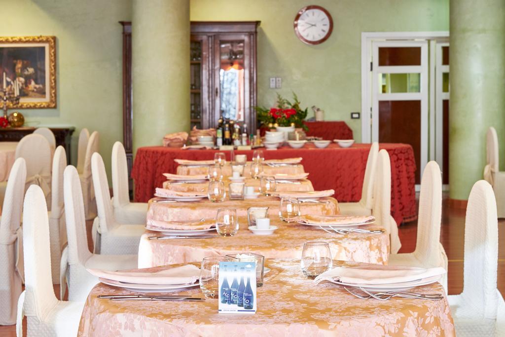 Hotel Villa Delle Ortensie Sant'Omobono Terme Luaran gambar