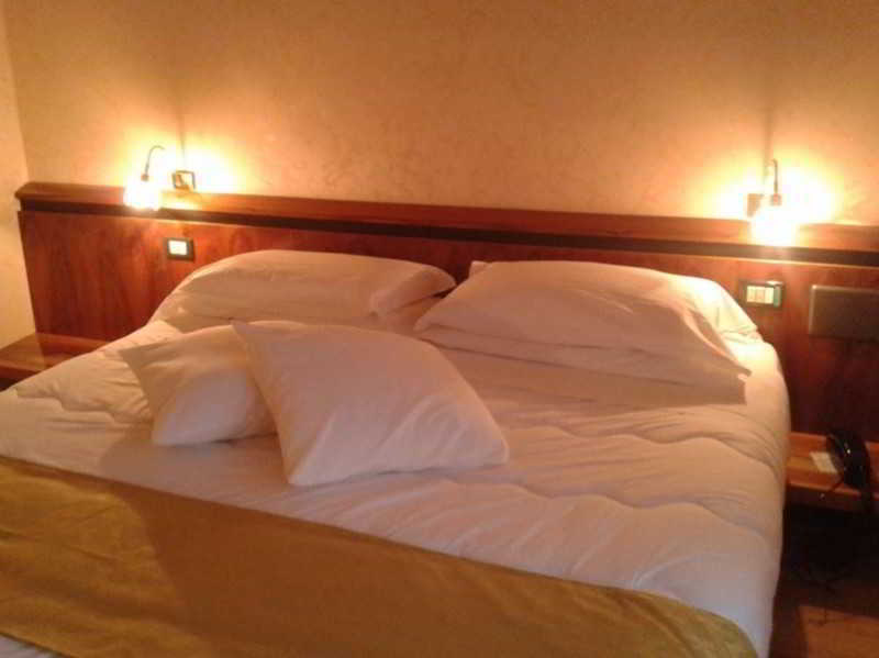 Hotel Villa Delle Ortensie Sant'Omobono Terme Luaran gambar